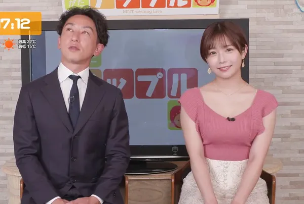 sydney sweeney sex scene Nữ MC truyền hình xinh đẹp luôn trực tiếp với một chiếc bím đang ướt sũng